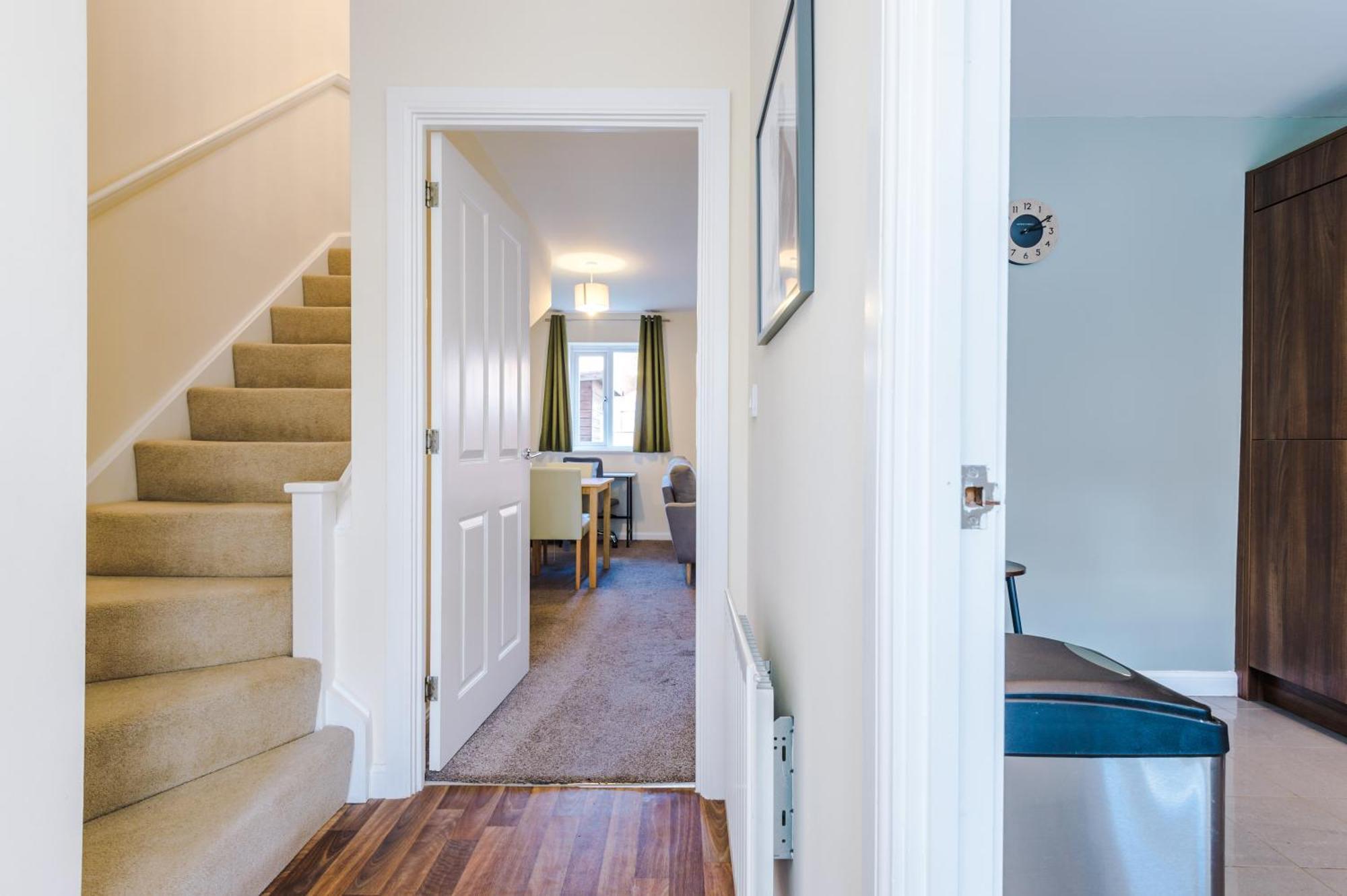 Villa Modern Semi Detached In A Quiet Location, Driveway Parking Ewloe Exterior foto