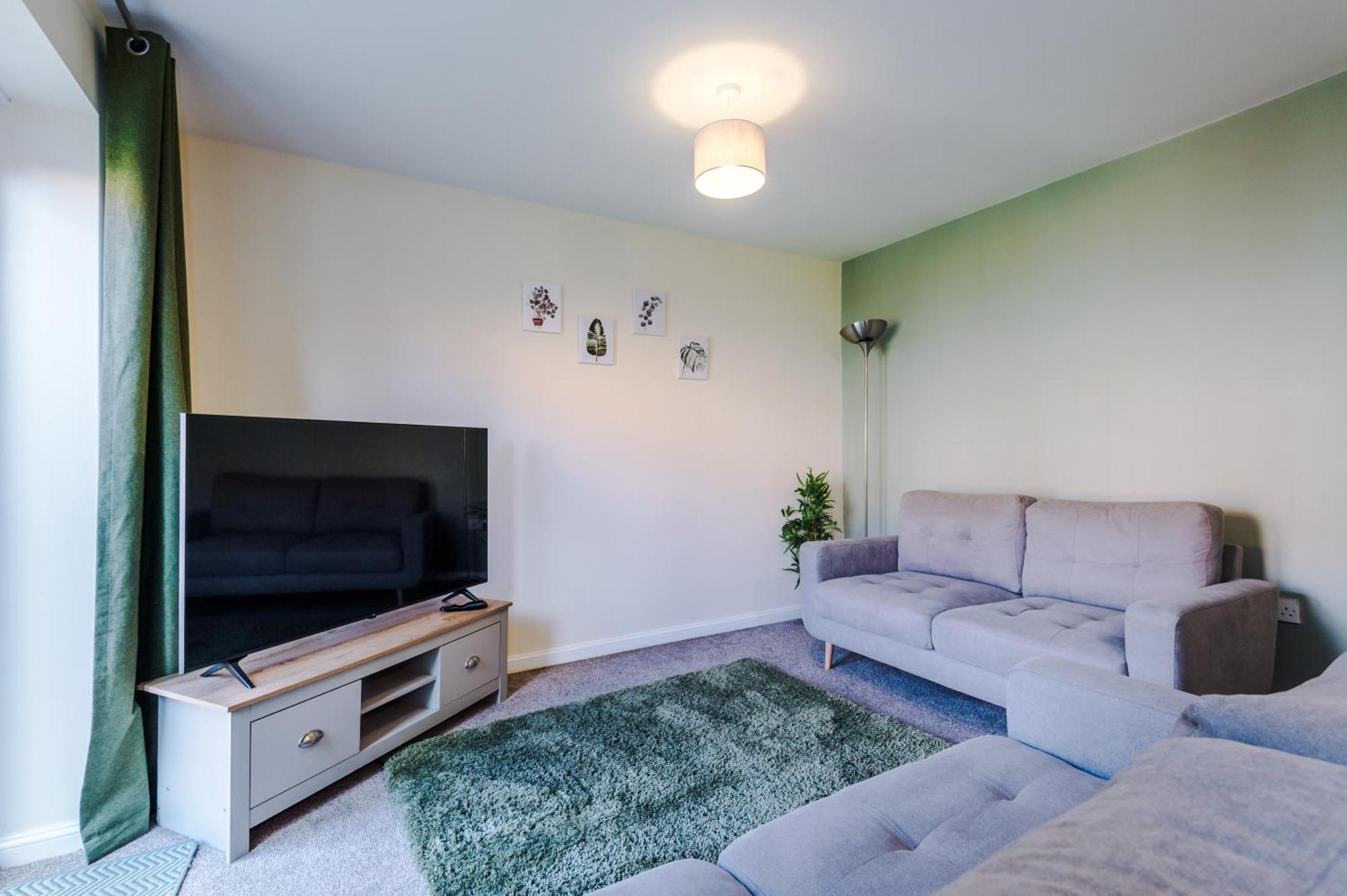 Villa Modern Semi Detached In A Quiet Location, Driveway Parking Ewloe Exterior foto